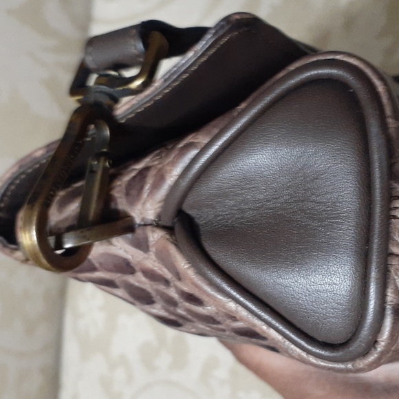 BURBERRY AUTHENTIC RARE CLUTCH - Picture 6 of 12